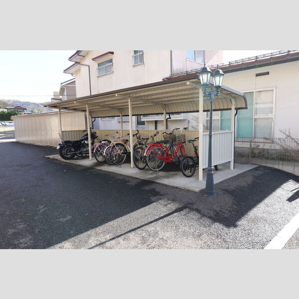 駐車場 (駐輪場)