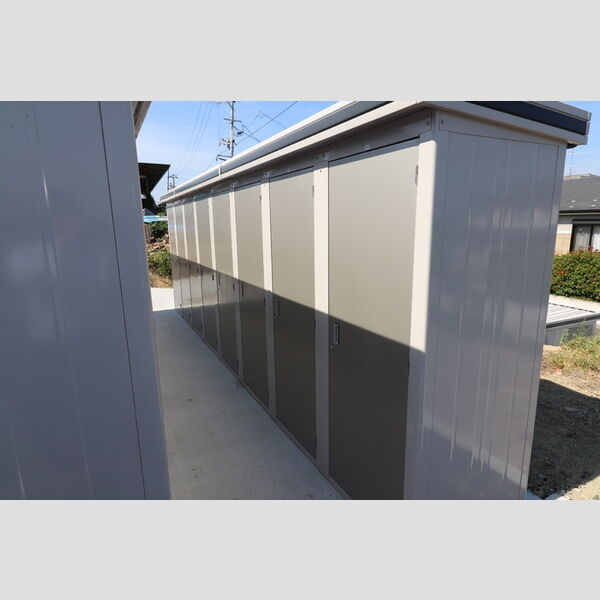 現地周辺 (物置)