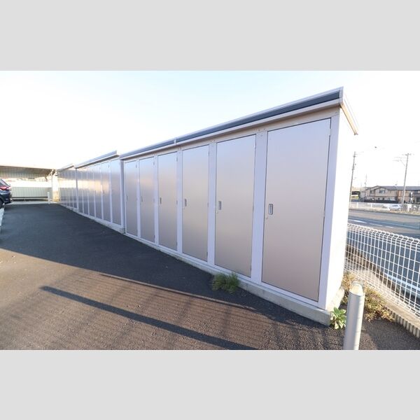 現地周辺 (物置)