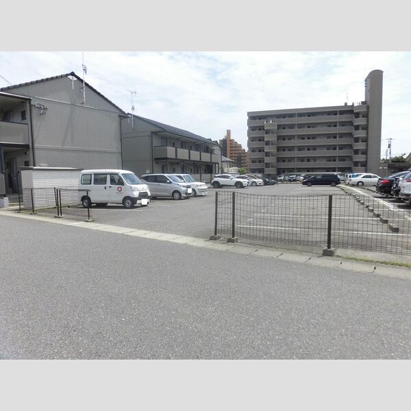 駐車場 (駐車場)