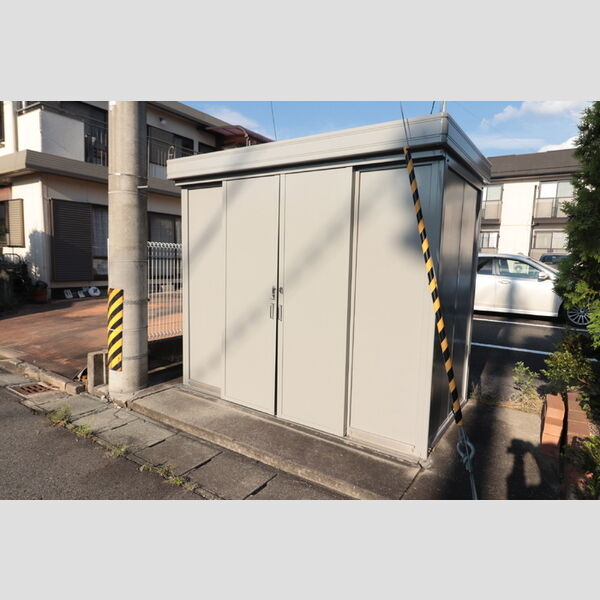 現地周辺 (ゴミ庫)