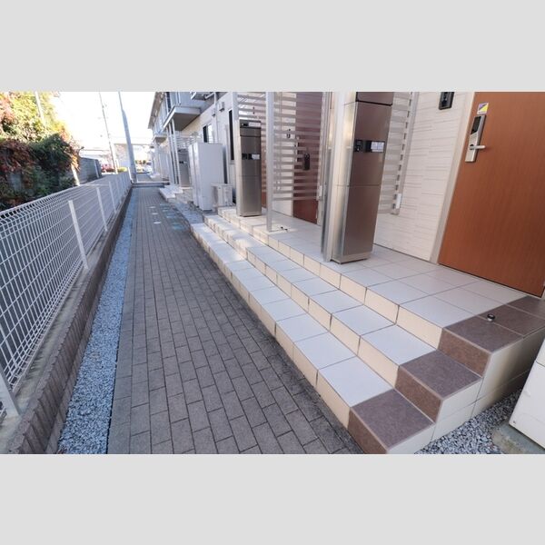 エントランス (エントランス)