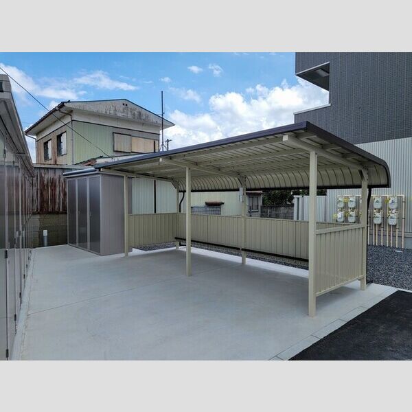 現地周辺 (駐輪場)