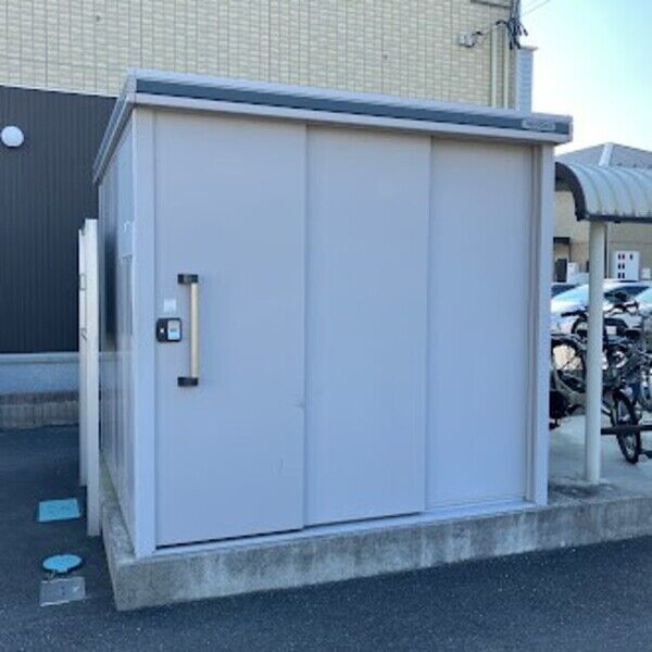 現地周辺 (ゴミ置き場)