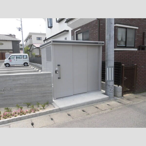 現地周辺 (ゴミ置き場)