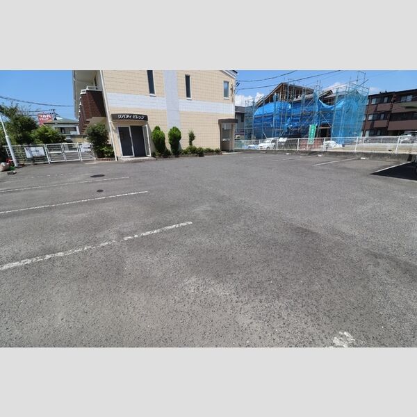 駐車場 (駐車場)