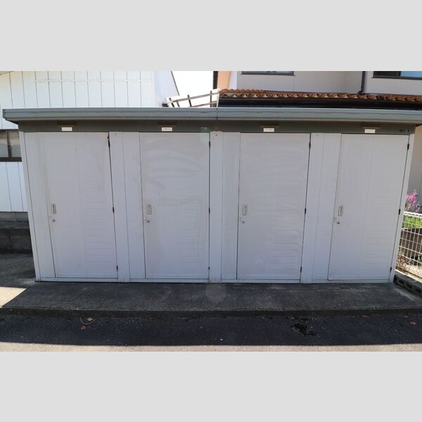 現地周辺 (物置)