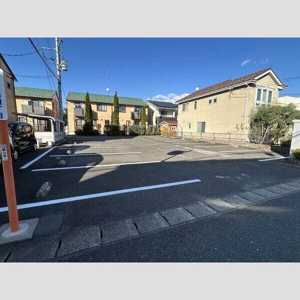 駐車場 (駐車場)