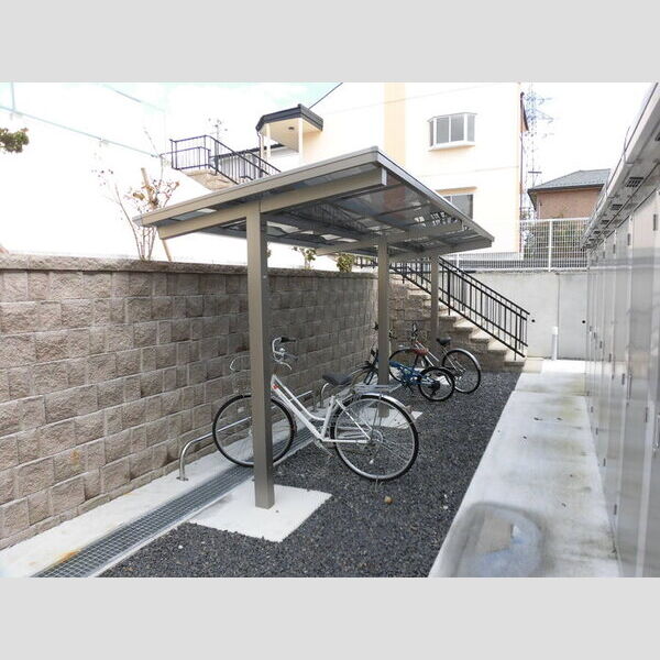 現地周辺 (駐輪場)