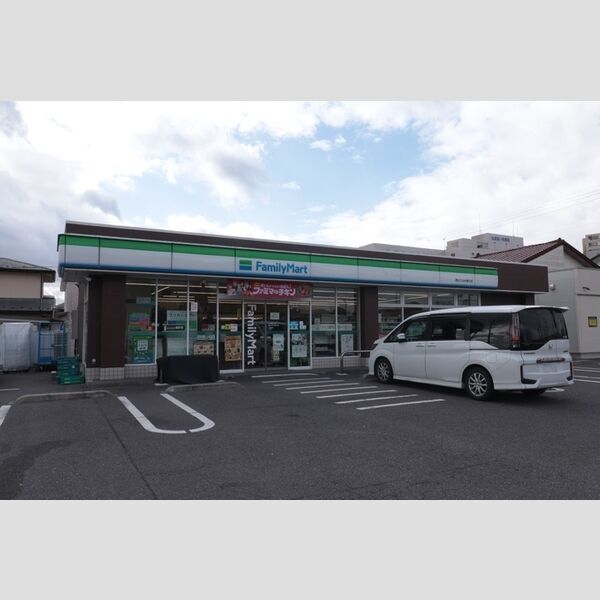現地周辺 (ファミリーマート郡山うねめ通り店)