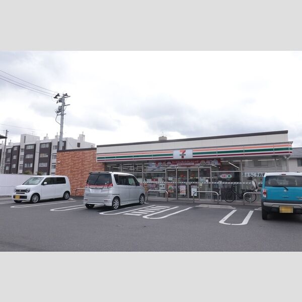 現地周辺 (セブンイレブン郡山開成4丁目店)