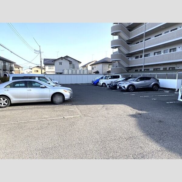 駐車場 (駐車場)