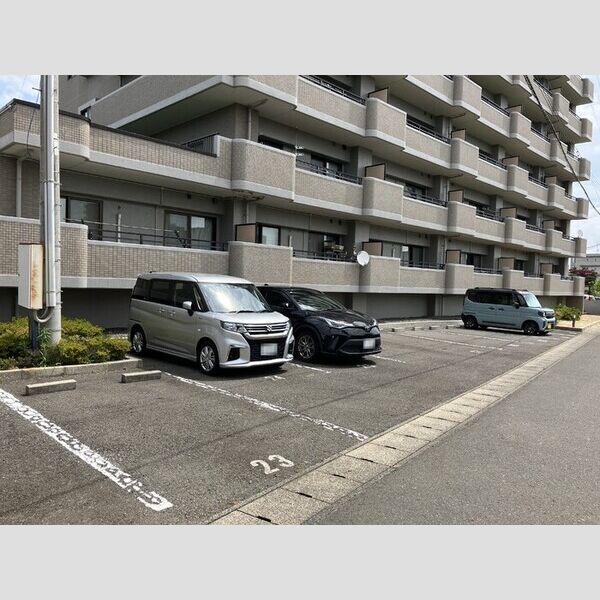駐車場 (駐車場)