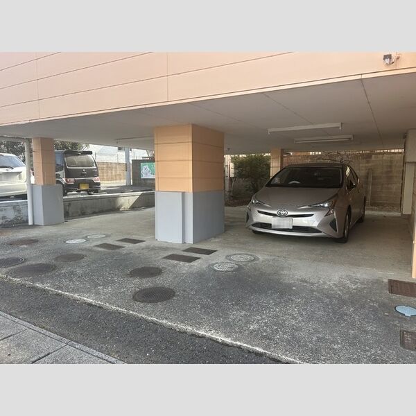 駐車場 (駐車場)