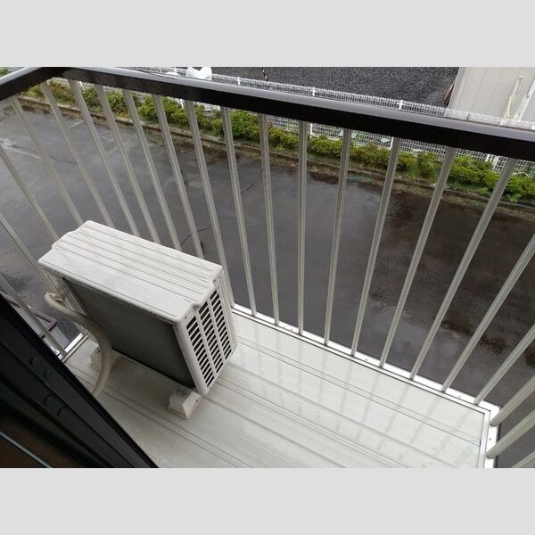 その他設備 (エアコン室外機)