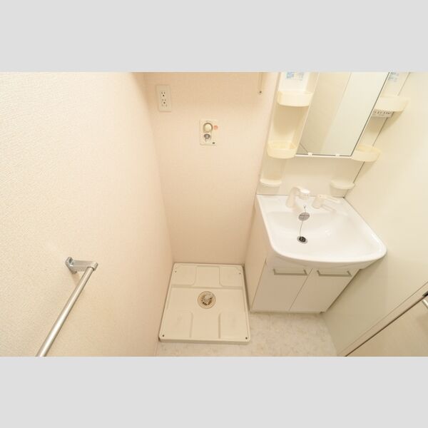 その他 (洗濯機置場)