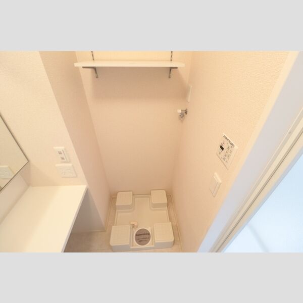 その他 (洗濯機置場)