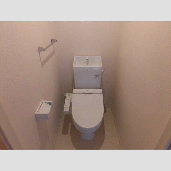 トイレ (温水洗浄便座付きトイレ)