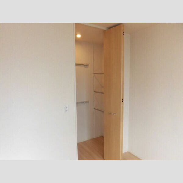 収納 (ワンステップインクローゼット)