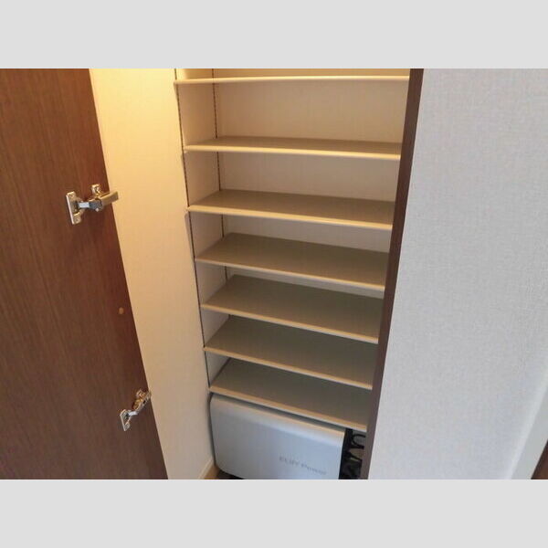 玄関 (玄関収納　シューズクローク)