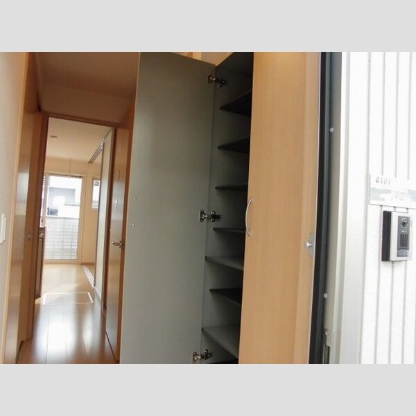 玄関 (シューズボックス)