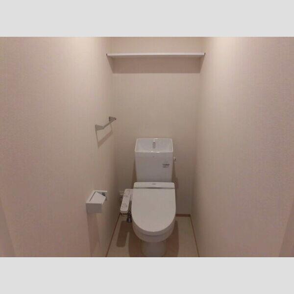 トイレ (温水洗浄暖房便座)