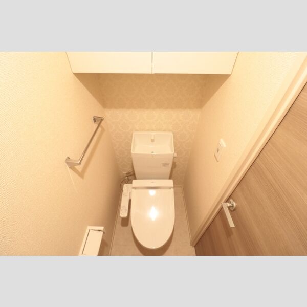 トイレ (温水洗浄便座付きトイレ)