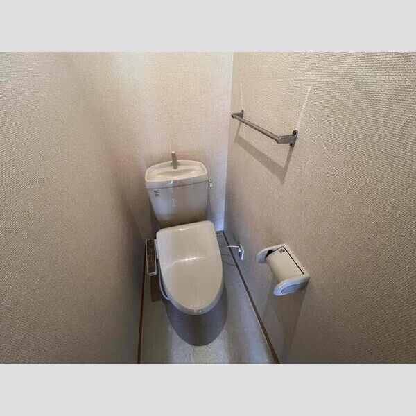 トイレ (トイレ)