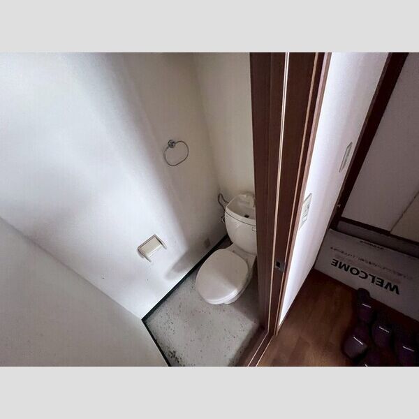 トイレ (温水洗浄付き便座)