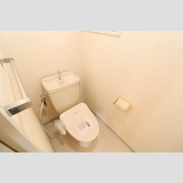 トイレ (トイレ)