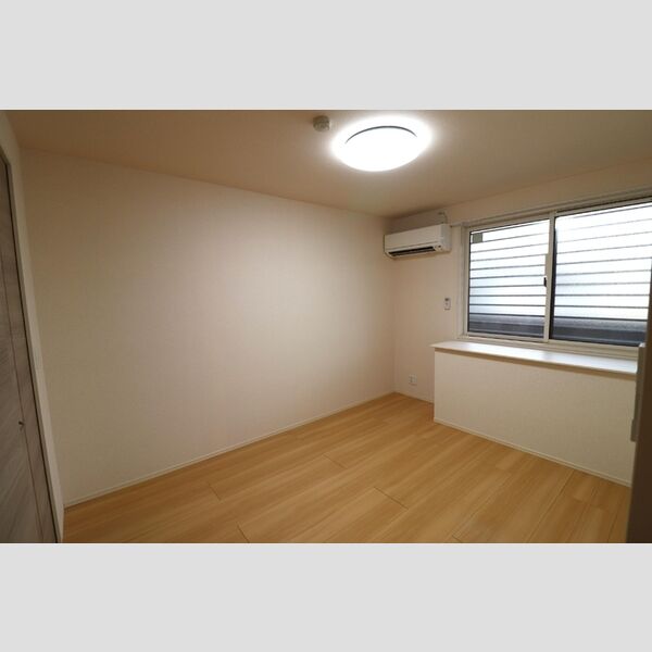 その他 (西側洋室)