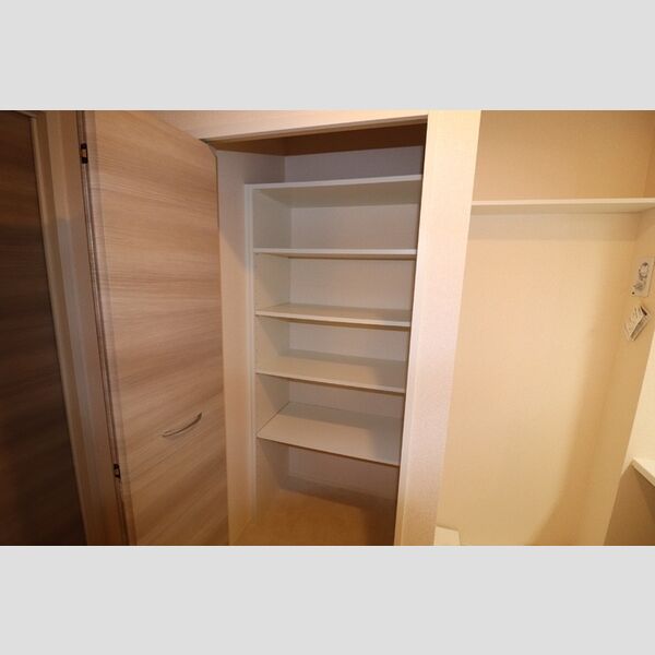 収納 (パントリー)