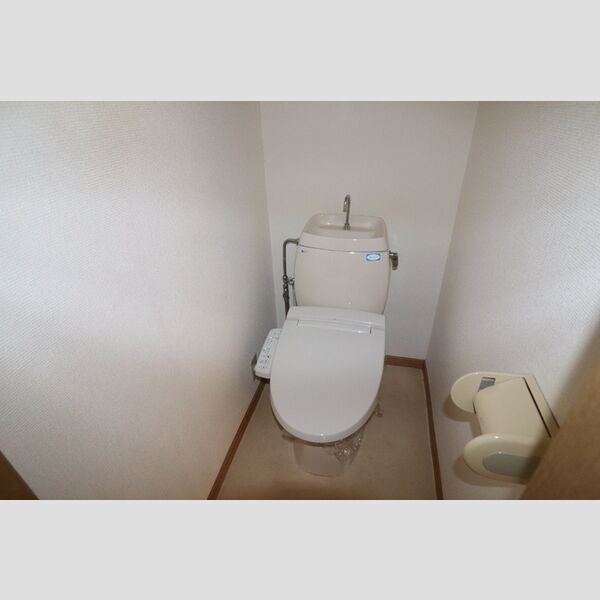 トイレ (トイレ)