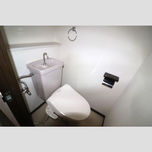 トイレ (温水洗浄便座)