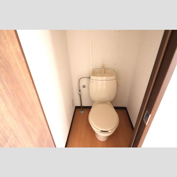 トイレ (トイレ)