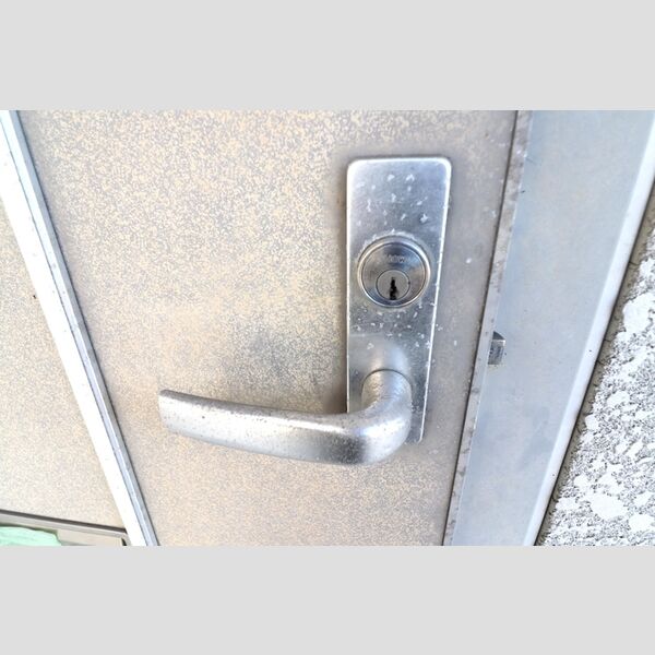 玄関 (玄関ドア)