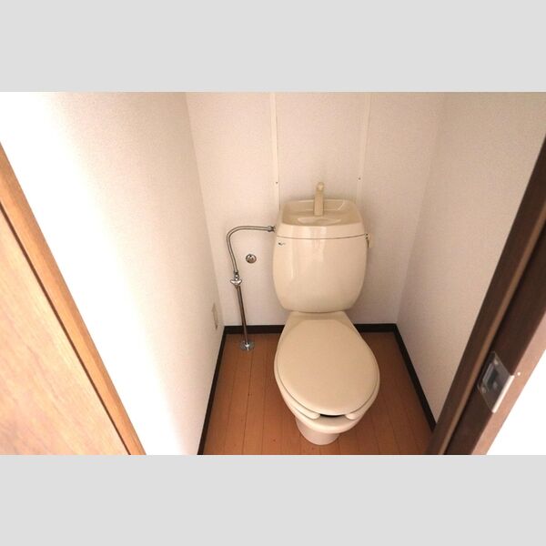 トイレ (トイレ)
