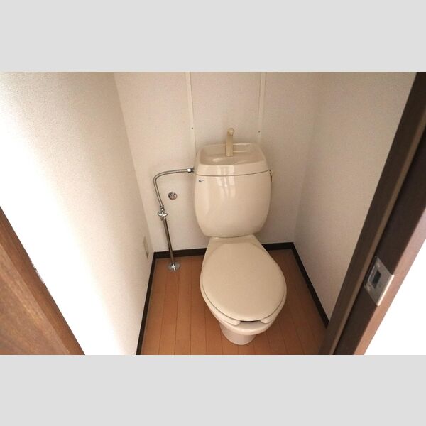 トイレ (トイレ)