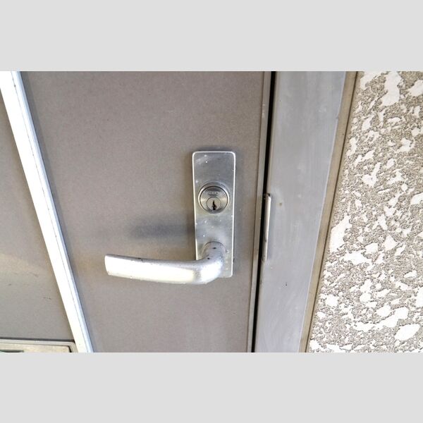 玄関 (玄関ドア)