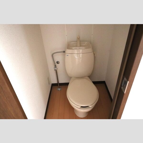 トイレ (トイレ)