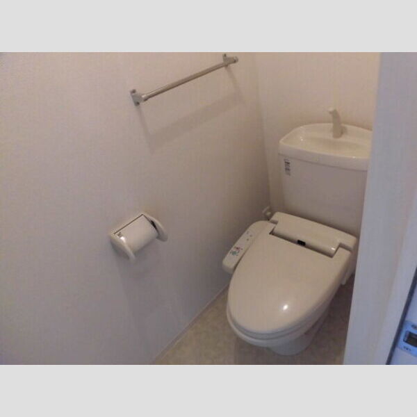 トイレ (トイレ)