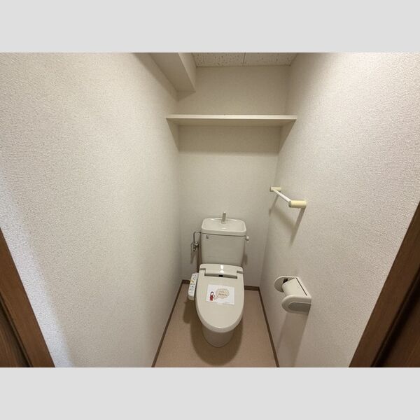 トイレ (トイレ)
