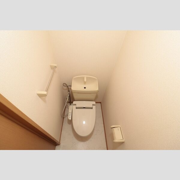 トイレ (温水洗浄便座付きトイレ)