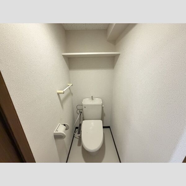 トイレ (温水洗浄便座付きトイレ)