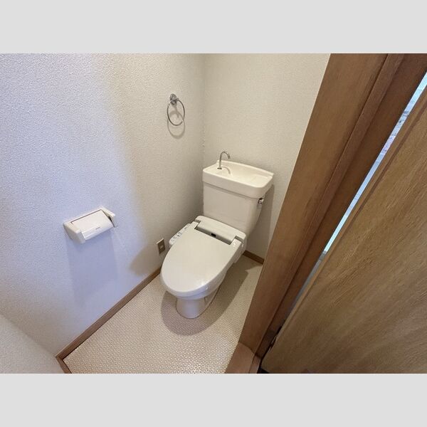 トイレ (温水洗浄暖房便座付きトイレ)