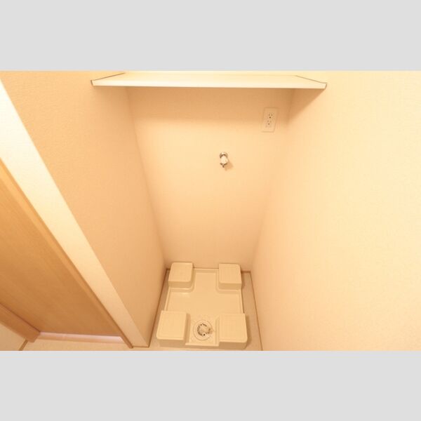 その他 (洗濯機置場)