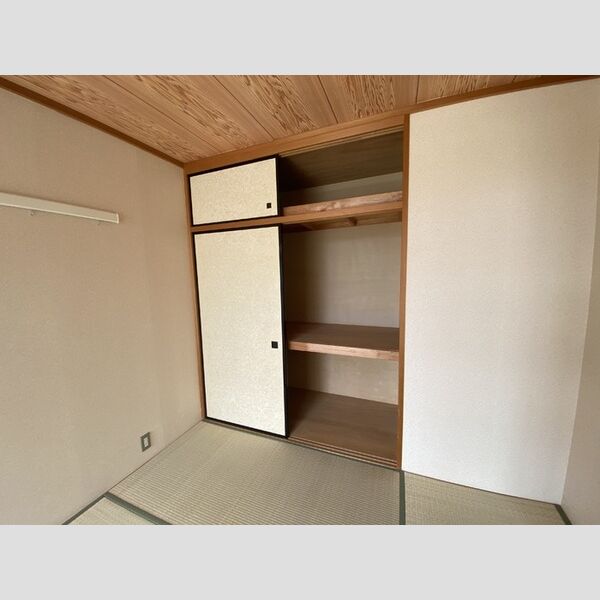 収納 (和室物入)