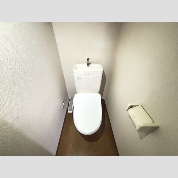 トイレ (温水洗浄暖房便座付きトイレ)