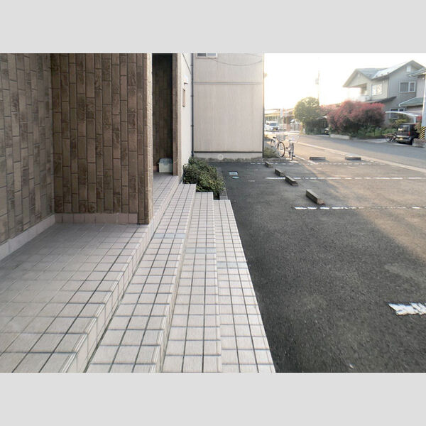現地周辺 (エントランス)