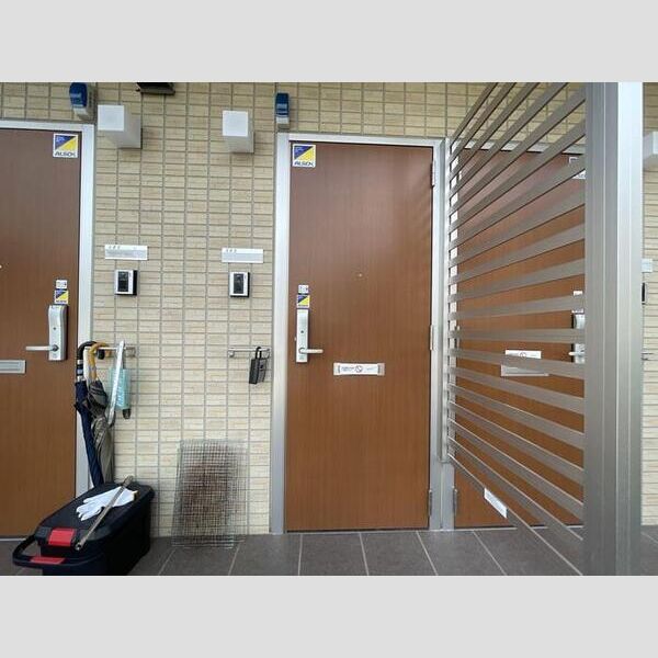 エントランス (エントランス)